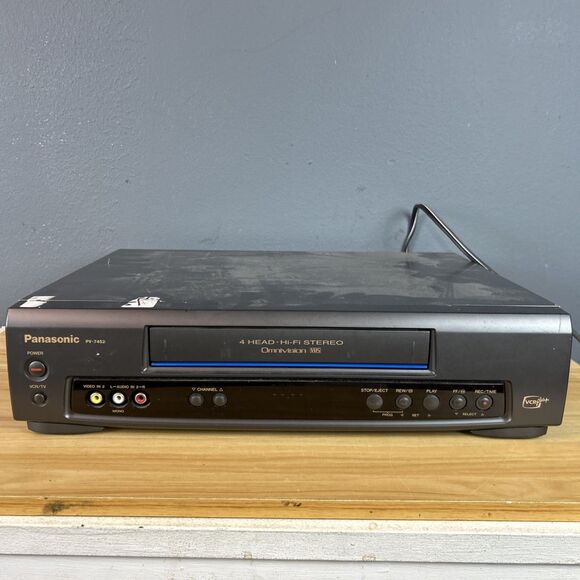 Panasonic Omnivision VHS Model PV-7452 TESTED works No remote - Picture 1 of 7